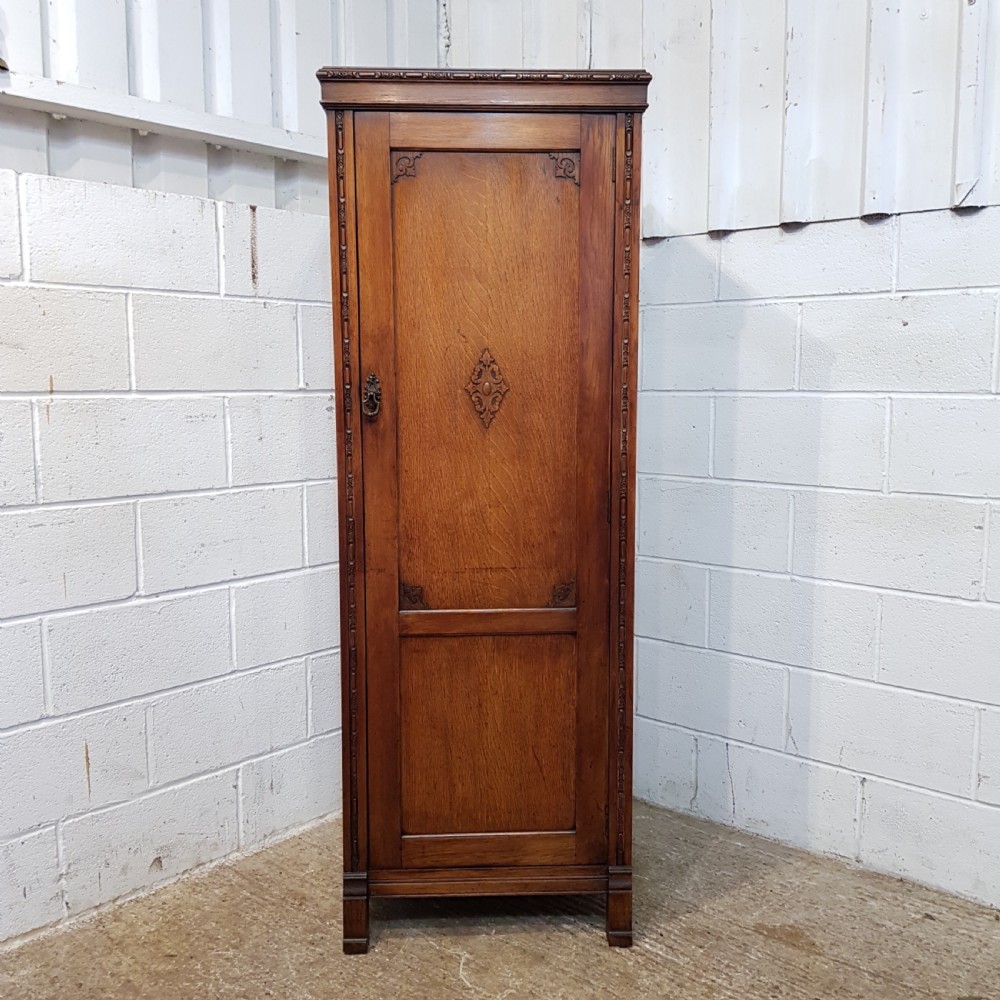 ANTIQUE OAK HALL WARDROBE C1920 View II