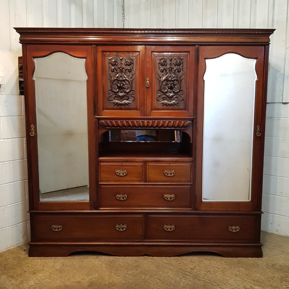 ANTIQUE LARGE ART NOUVEAU MAHOGANY TRIPLE WARDROBE COMPACTUM C1890 View IV