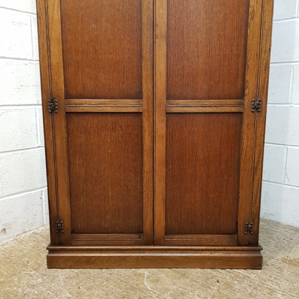 ANTIQUE CARBED OAK SMALL DOUBLE WARDROBE C1920 View II
