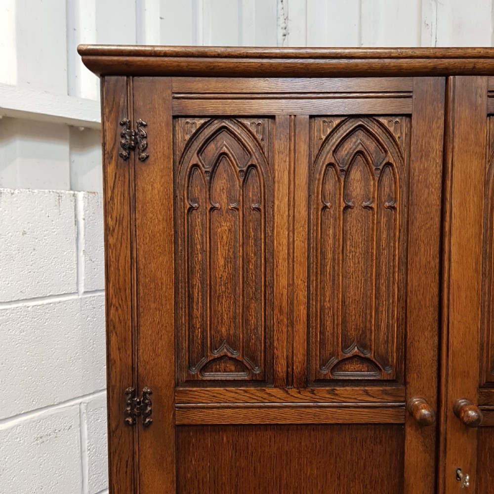 ANTIQUE CARBED OAK SMALL DOUBLE WARDROBE C1920 View V