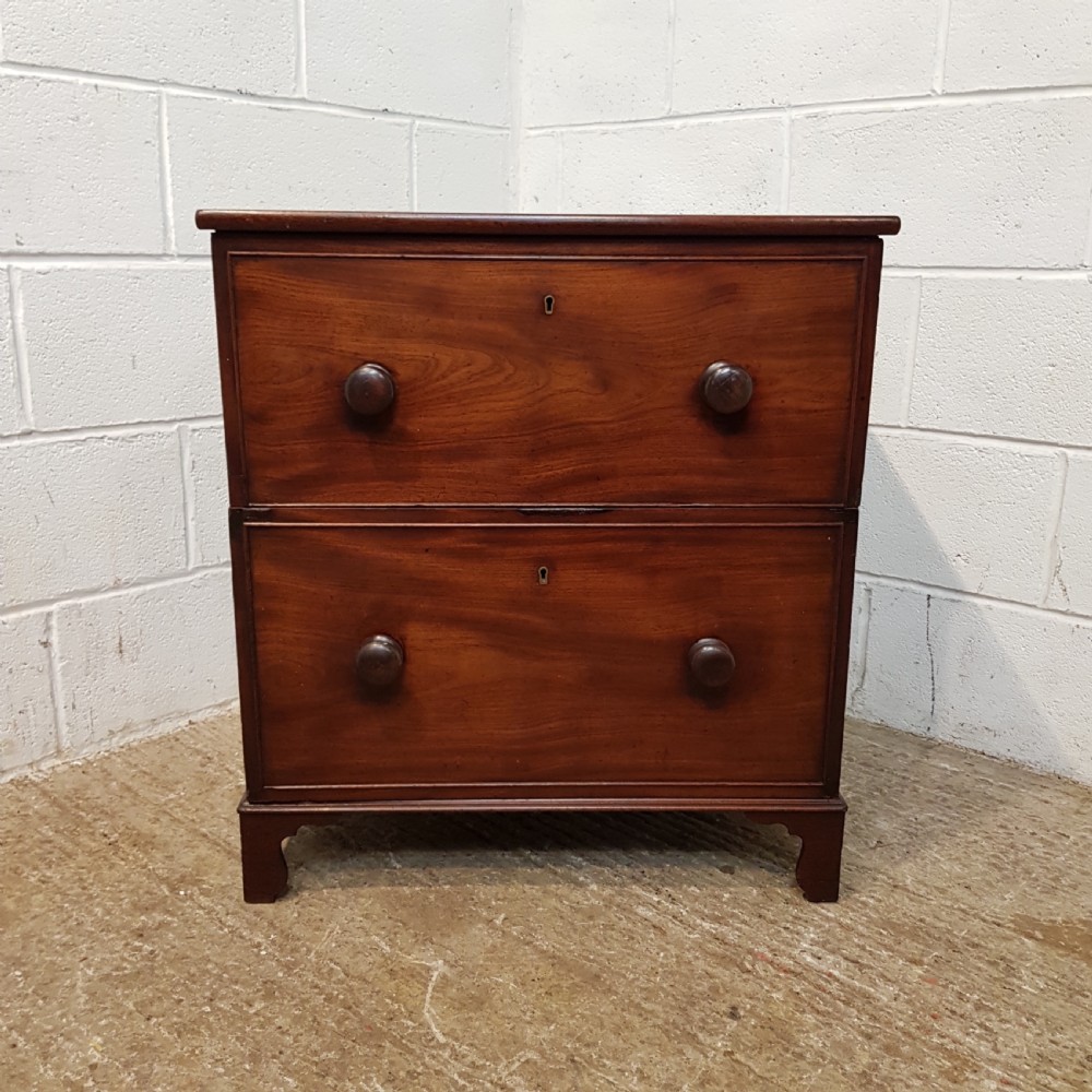 ANTIQUE 18TH CENTURY PERIOD MAHOGANY DWARF CHEST OF DRAWERS C1780 View II