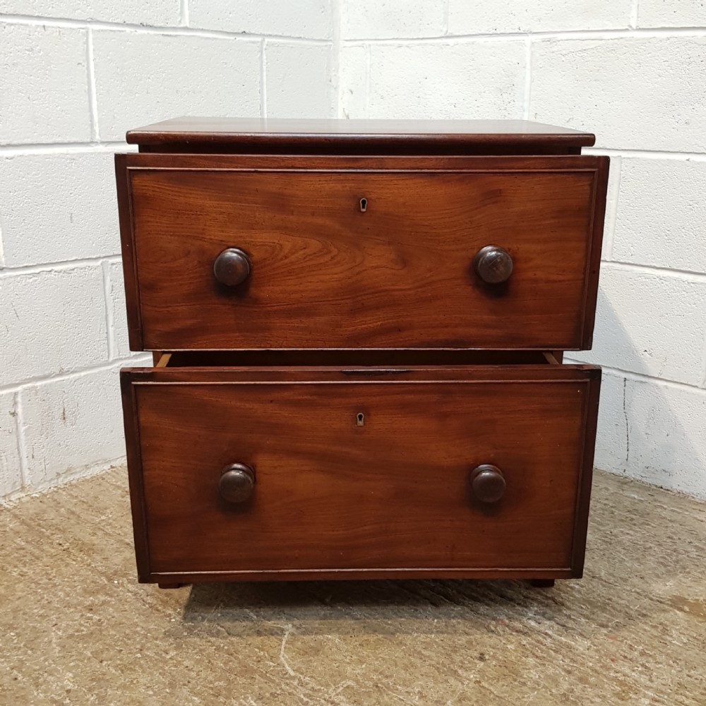 ANTIQUE 18TH CENTURY PERIOD MAHOGANY DWARF CHEST OF DRAWERS C1780 View III