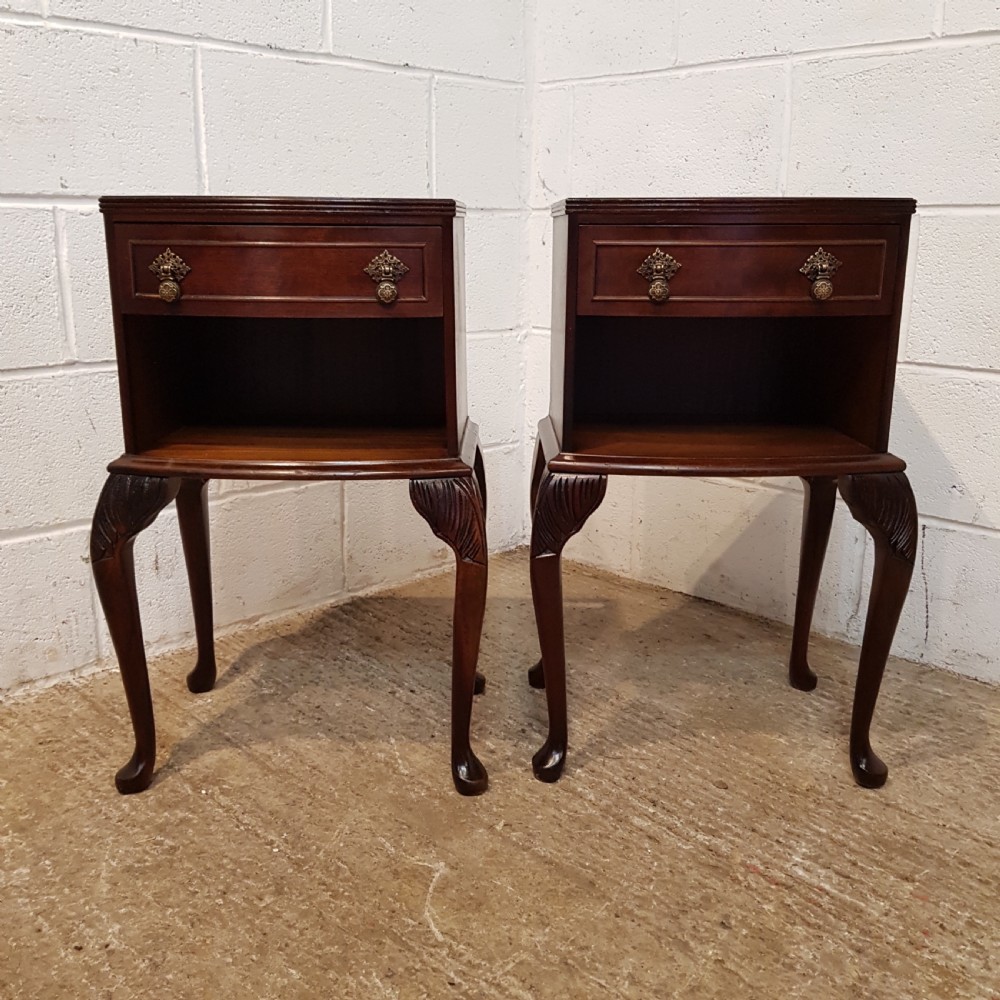 ANTIQUE PAIR MAHOGANY BOW FRONT BEDSIDE TABLES C1920 View II
