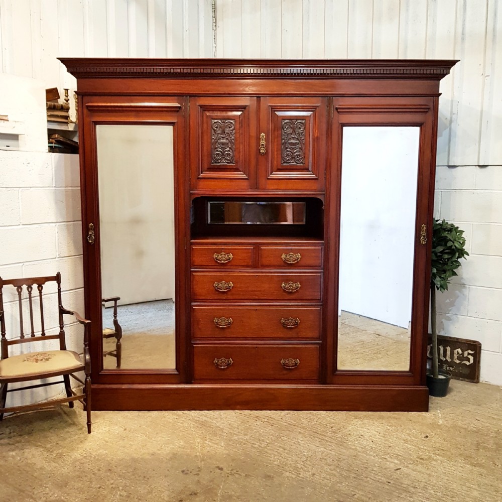 ANTIQUE VICTORIAN MAHOGANY TRIPLE WARDROBE C1880