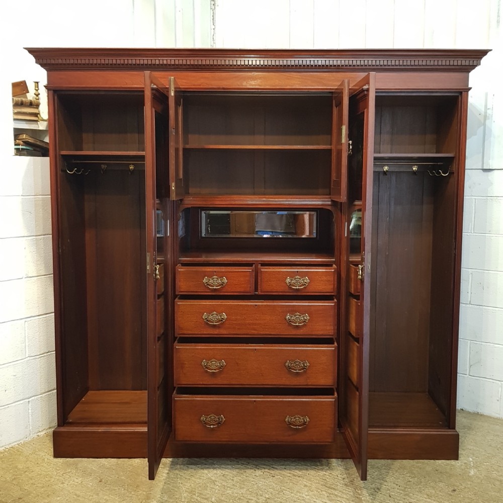 ANTIQUE VICTORIAN MAHOGANY TRIPLE WARDROBE C1880 View VI