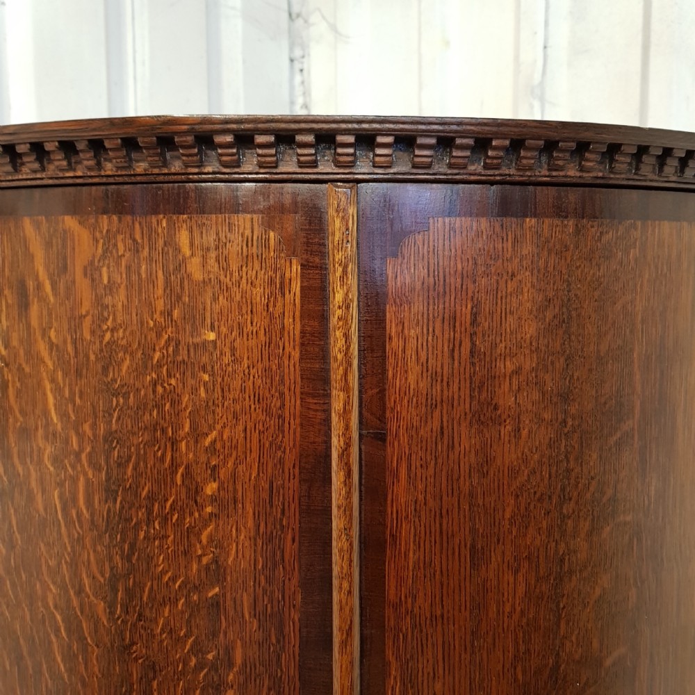 ANTIQUE 18TH CENTURY PERIOD OAK & MAHOGANY BOW FRONT CORNER CABINET C1780 View V
