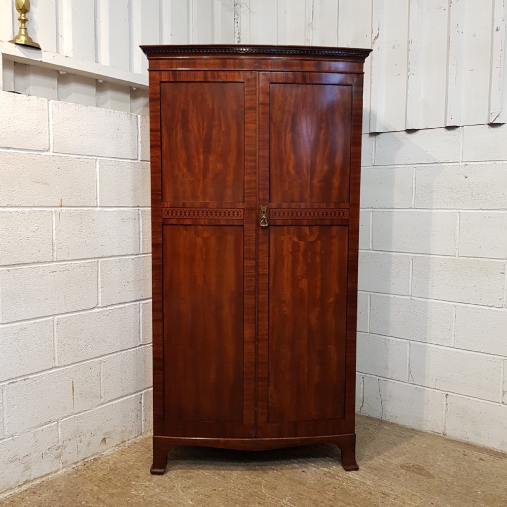ANTIQUE EDWARDIAN MAHOGANY BOW FRONT WARDROBE C1900 View II