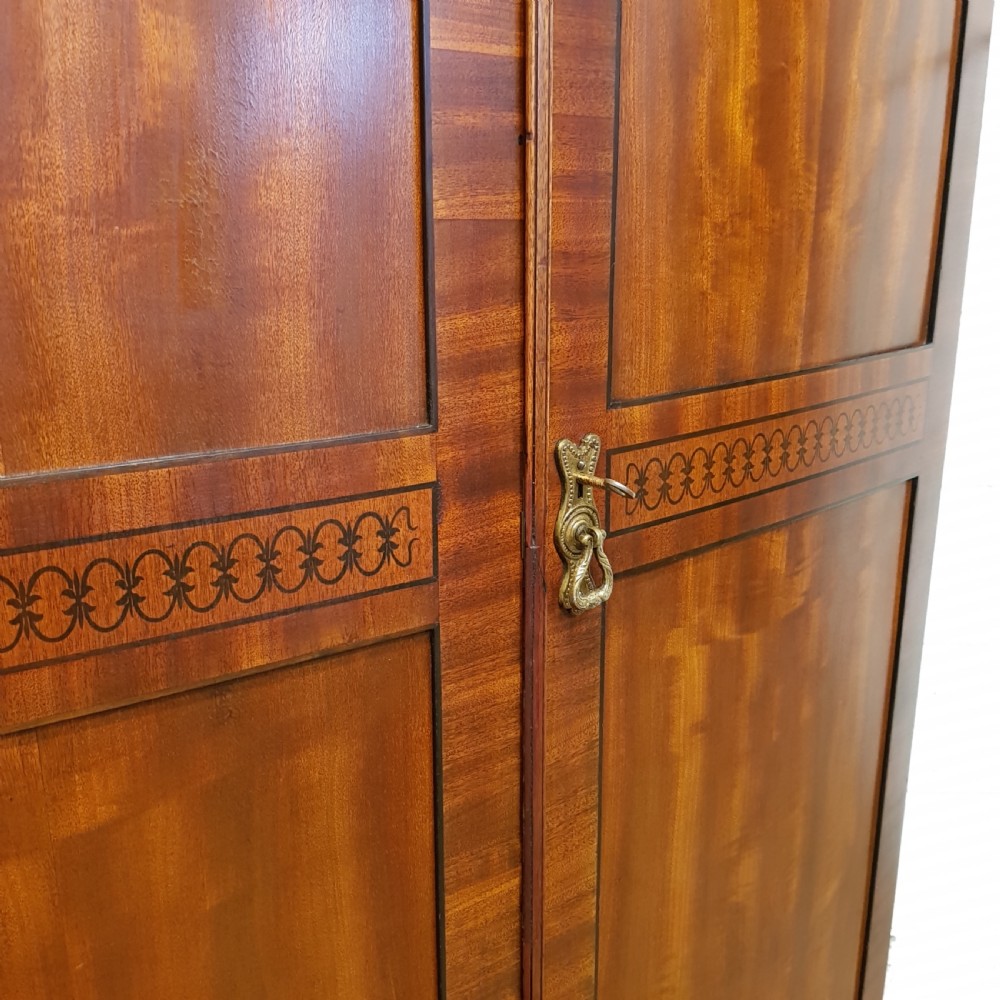 ANTIQUE EDWARDIAN MAHOGANY BOW FRONT WARDROBE C1900 View III