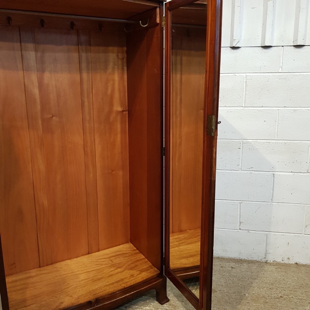 ANTIQUE EDWARDIAN MAHOGANY BOW FRONT WARDROBE C1900 View VI