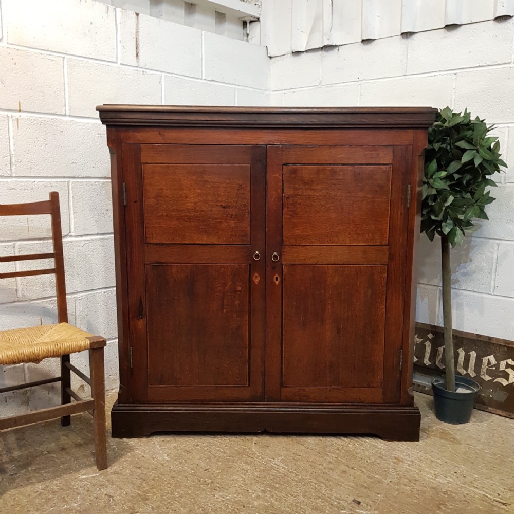ANTIQUE 18TH CENTURY PERIOD COUNTRY OAK LINEN CUPBOARD C1780