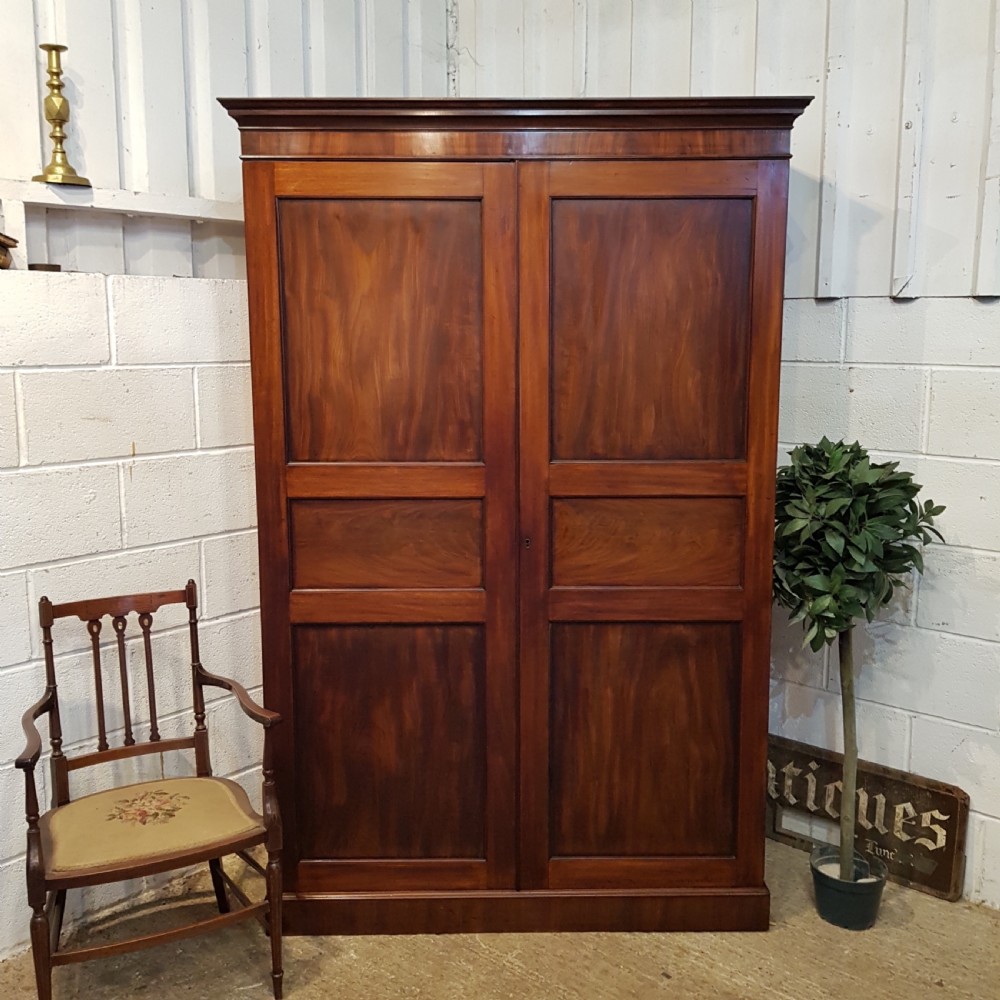 ANTIQUE 18TH CENTURY PERIOD MAHOGANY DOUBLE WARDROBE C1780