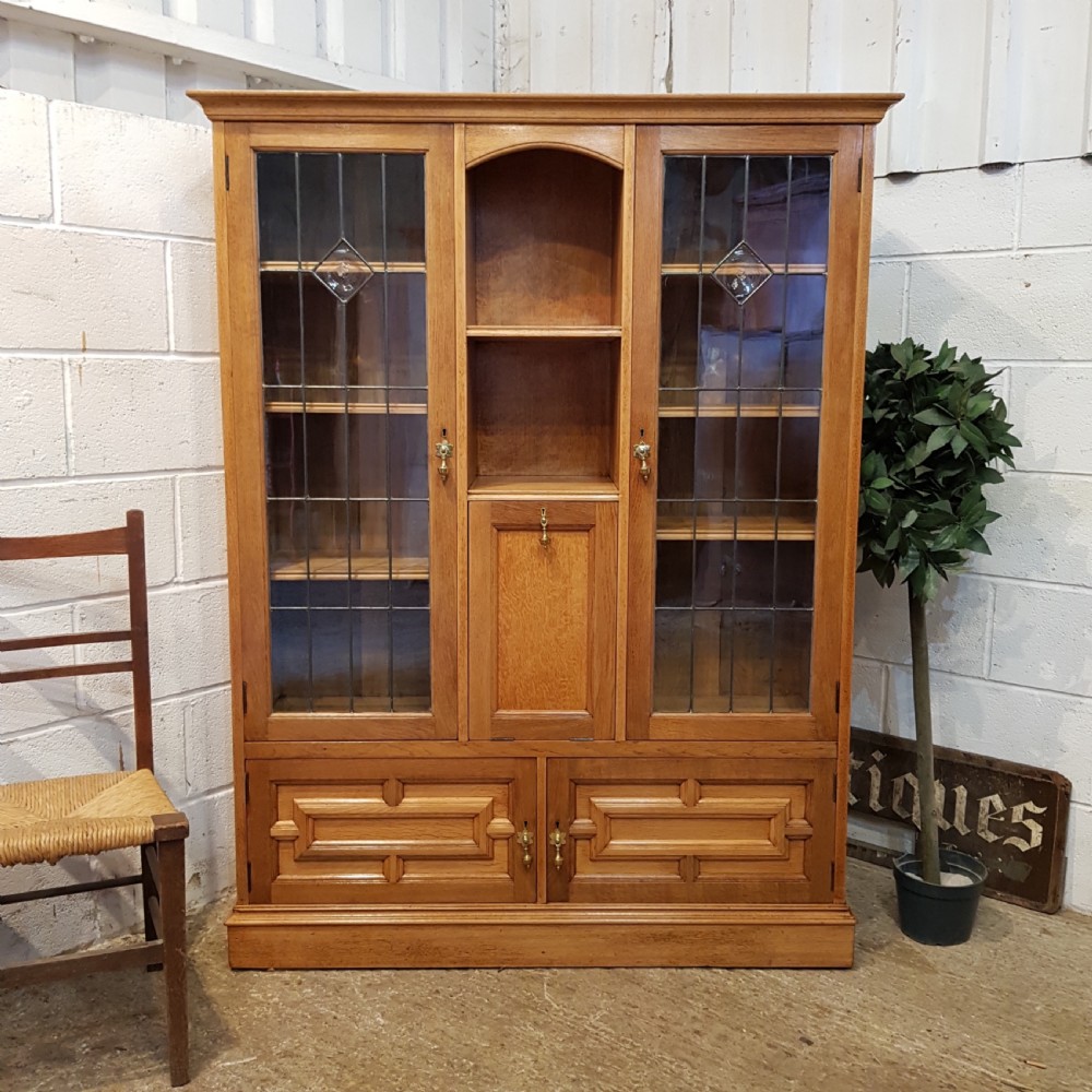 ANTIQUE ARTS & CRAFTS GOLDEN OAK GLAZED BOOKCASE C1900-1910