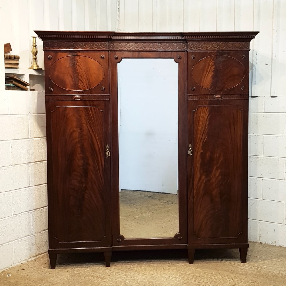 ANTIQUE EDWARDIAN CHIPPENDALE MAHOGANY  BREAKFRONT TRIPLE WARDROBE C1900  View II