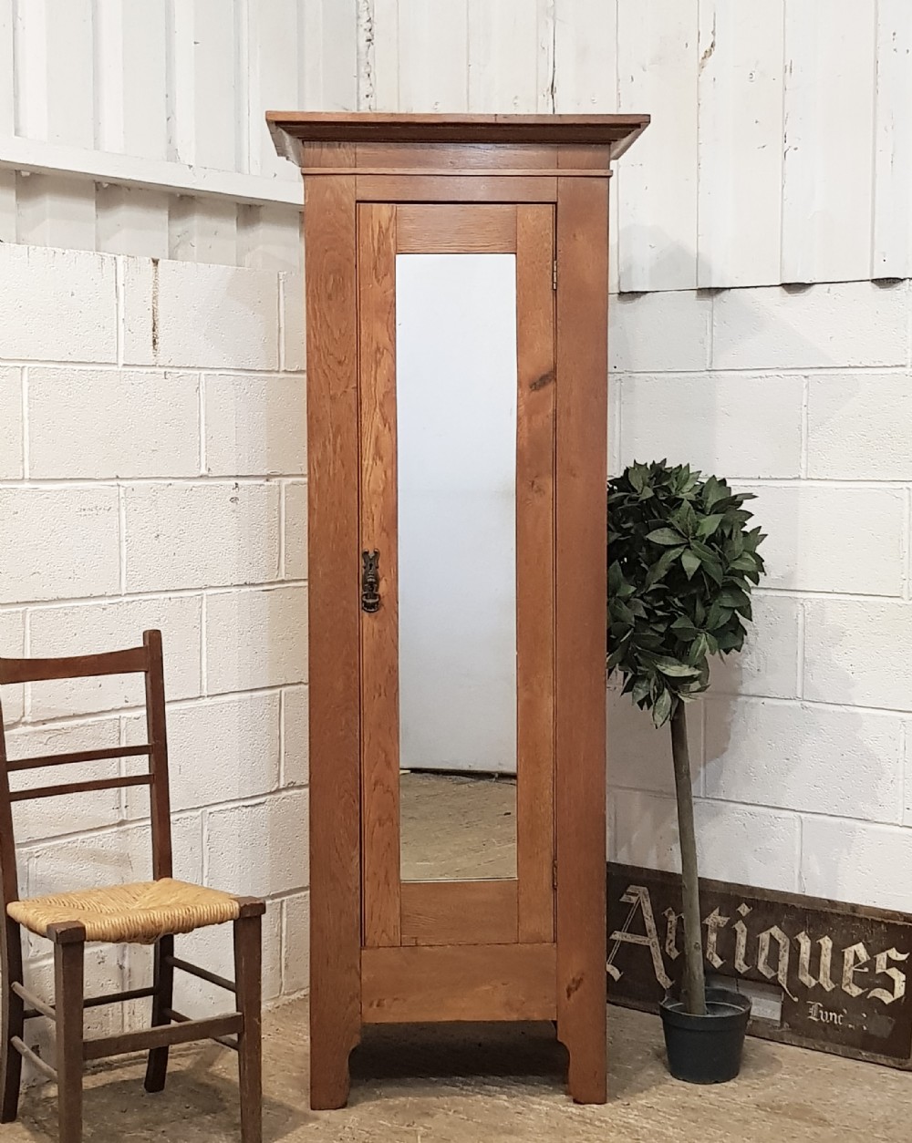 ANTIQUE ARTS & CRAFTS OAK HALL WARDROBE C1914
