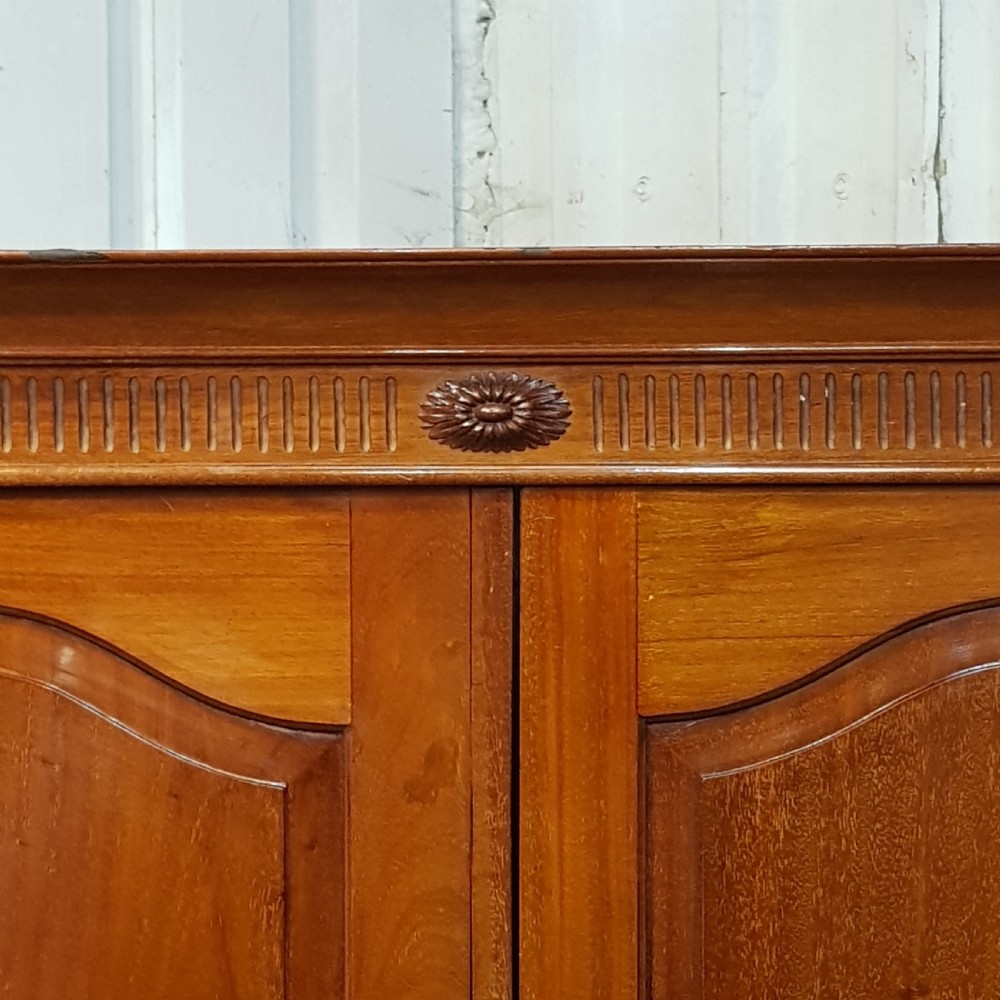ANTIQUE EDWARDIAN MAHOGANY DOUBKE WARDROBE C1900 View IV