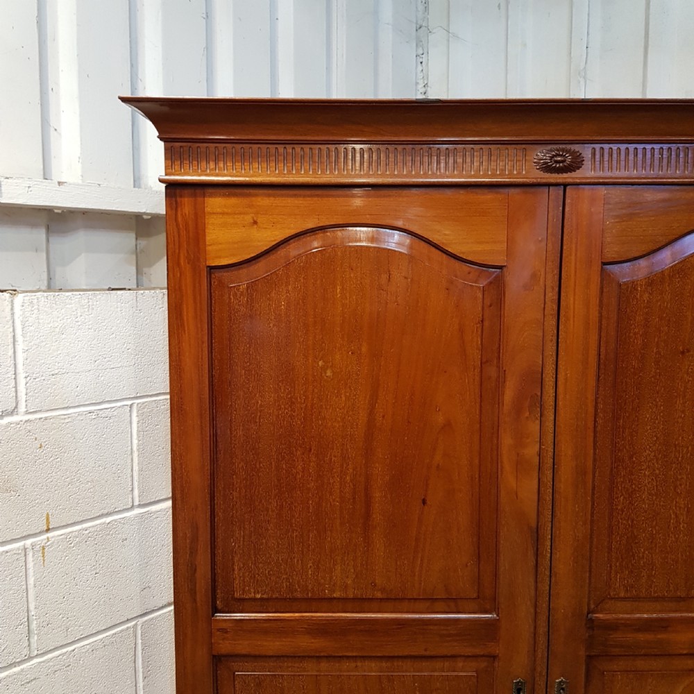 ANTIQUE EDWARDIAN MAHOGANY DOUBKE WARDROBE C1900 View V