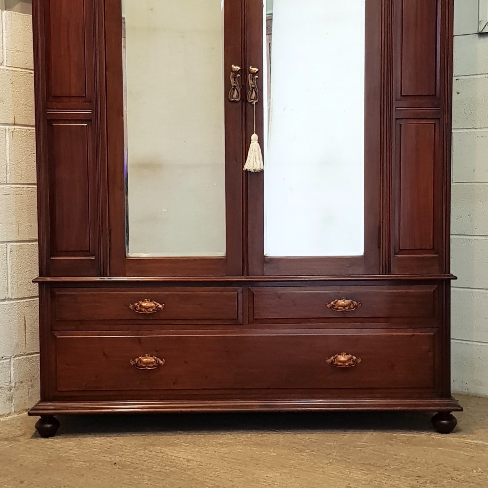 ANTIQUE LATE VICTORIAN ART NOUVEAU MAHOGANY DOUBLE WARDROBE C1890 View II