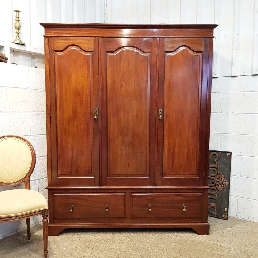 ANTIQUE EDWARDIAN  MAHOGANY TRIPLE WARDROBE C1900
