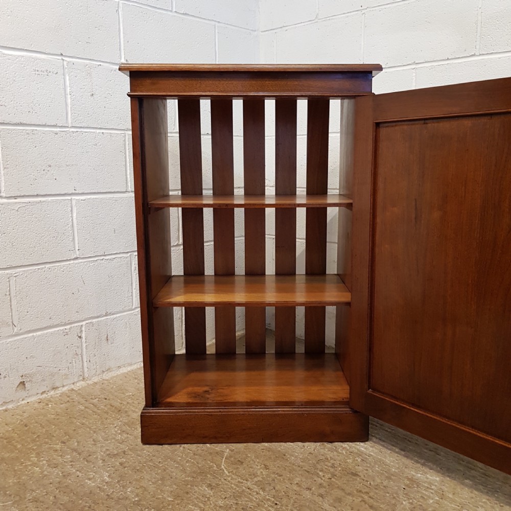 ANTIQUE EDWARDIAN MAHOGANY LINEN CUPBOARD C1900 View VI