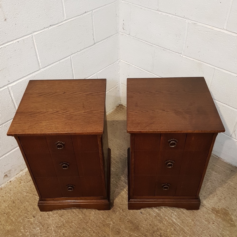 ANTIQUE PAIR OAK BEDSIDE CHESTS OF DRAWERS C1920 View II