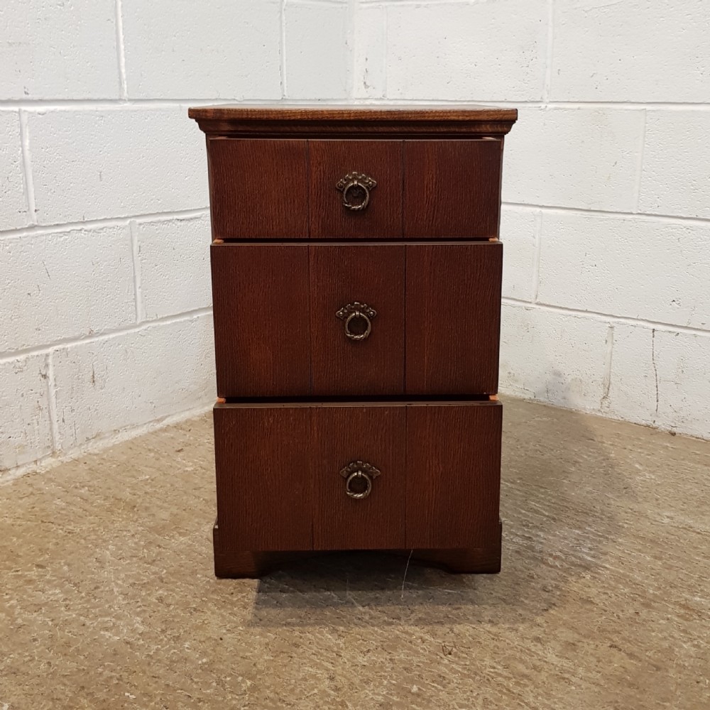 ANTIQUE PAIR OAK BEDSIDE CHESTS OF DRAWERS C1920 View VII