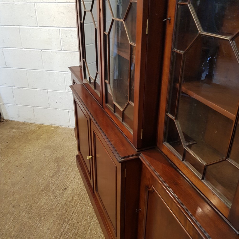 ANTIQUE LARGE EDWARDIAN MAHOGANY ASTRAGAL GLAZED BREAKFRONT BOOKCASE C1900 View IV