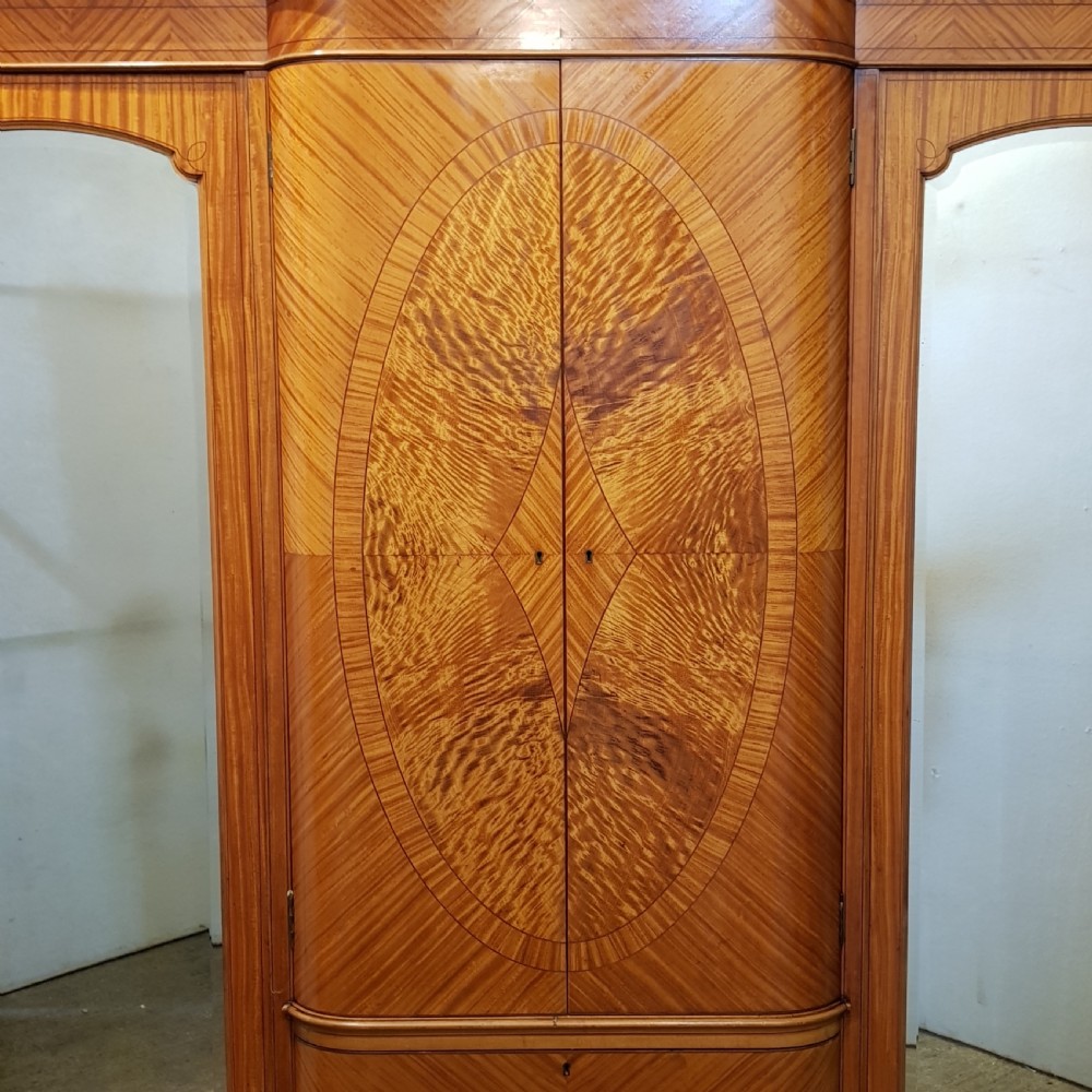 ANTIQUE EDWARDIAN SATINWOOD BREAKFRONT TRIPLE WARDROBE C1900 View V