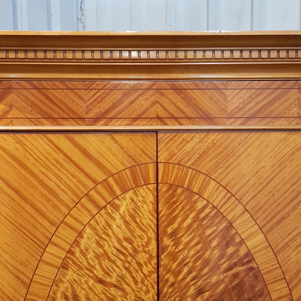 ANTIQUE EDWARDIAN SATINWOOD BREAKFRONT TRIPLE WARDROBE C1900 View VII