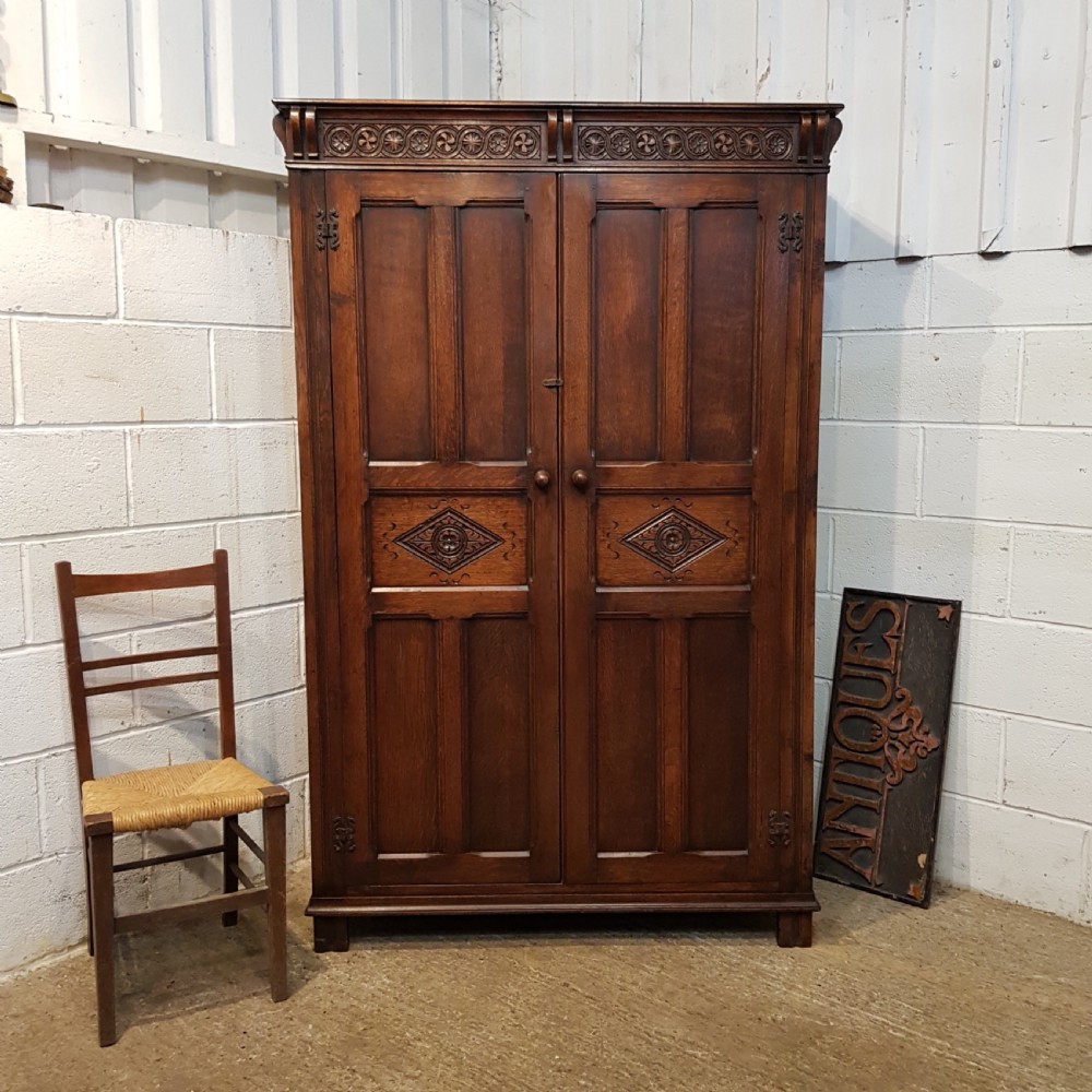 ANTIQUE CARVED & JOINED OAK DOUBKE WARDROBE C1920