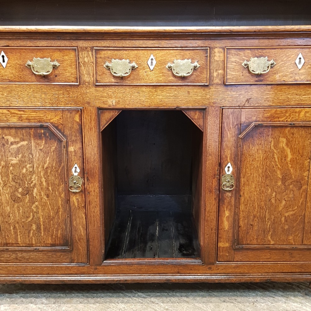 ANTIQUE 18TH CENTURY PERIOD COUNTRY OAK DRESSER C1780 View III