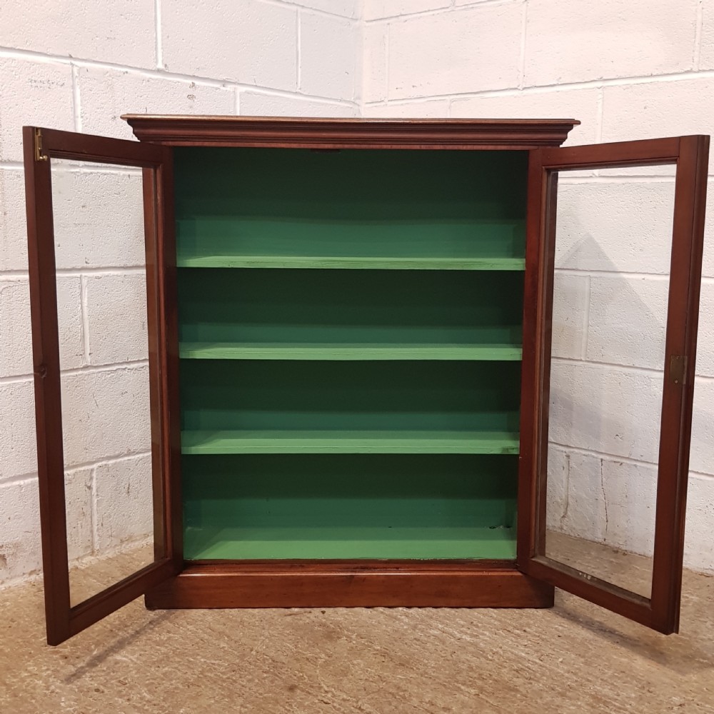 ANTIQUE EDWARDIAN MAHOGANY GLAZED BOOKCASE C1900 View V