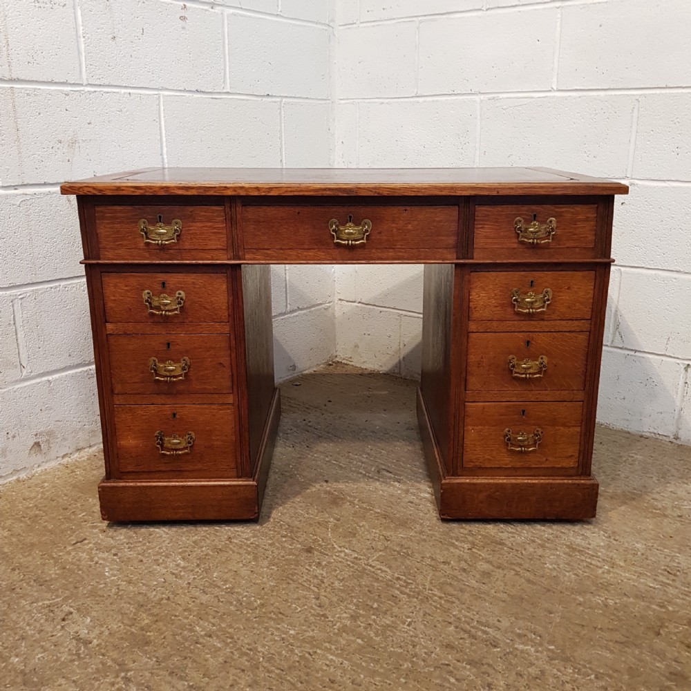 ANTIQUE LATE VICTORIAN OAK TWIN PEDESTAL DESK C1890 View II