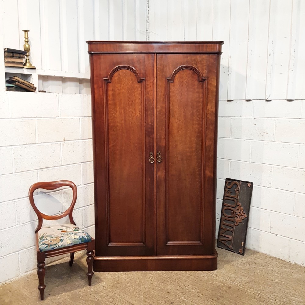 ANTIQUE VICTORIAN. MAHOGANY DOUBKE WARDROBE C1880