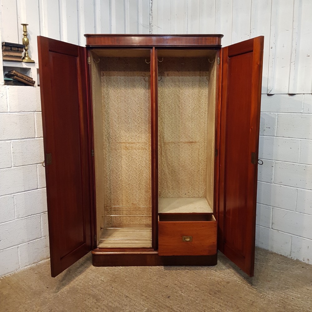 ANTIQUE VICTORIAN. MAHOGANY DOUBKE WARDROBE C1880 View IV