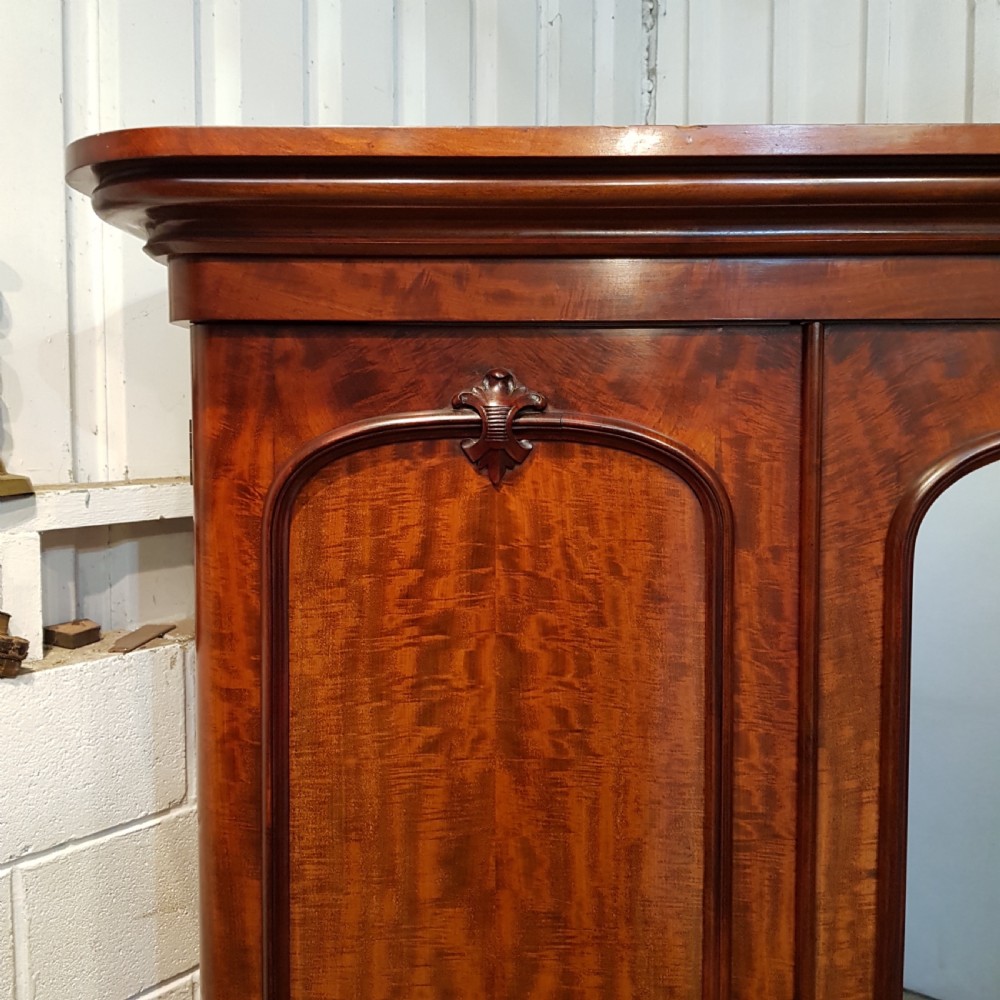 ANTIQUE VICTORIAN MAHOGANY TRIPLE WARDROBE C1880 View III