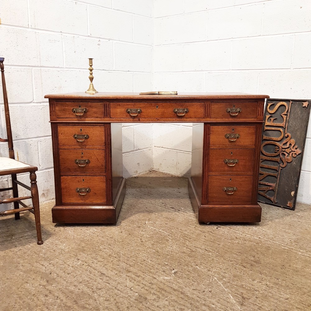 ANTIQUE LATE VICTORIAN WALNUT TWIN PEDESTAL DESK.C 1890