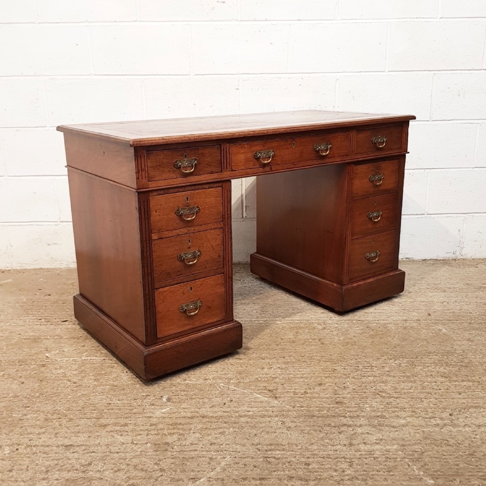 ANTIQUE LATE VICTORIAN WALNUT TWIN PEDESTAL DESK.C 1890 View VI