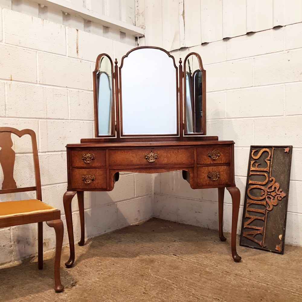 ANTIQUE BURR WALNUT BOW FRONT DRESSING TABLE BY DENBY & SPINKS C1920
