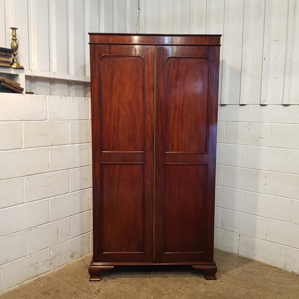 ANTIQUE EARLY VICTORIAN MAHOGANY DOUBLE WARDROBE. 1850 View II