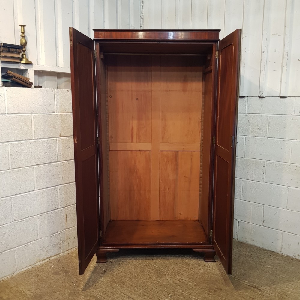 ANTIQUE EARLY VICTORIAN MAHOGANY DOUBLE WARDROBE. 1850 View III