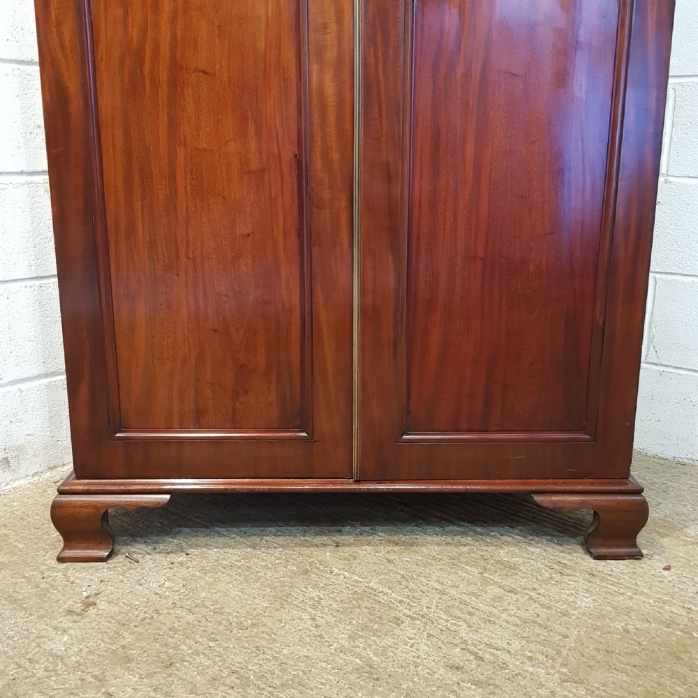 ANTIQUE EARLY VICTORIAN MAHOGANY DOUBLE WARDROBE. 1850 View V