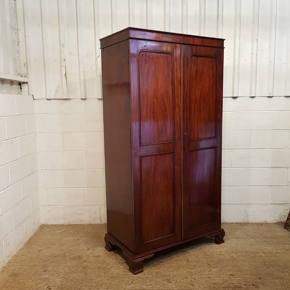 ANTIQUE EARLY VICTORIAN MAHOGANY DOUBLE WARDROBE. 1850 View VI