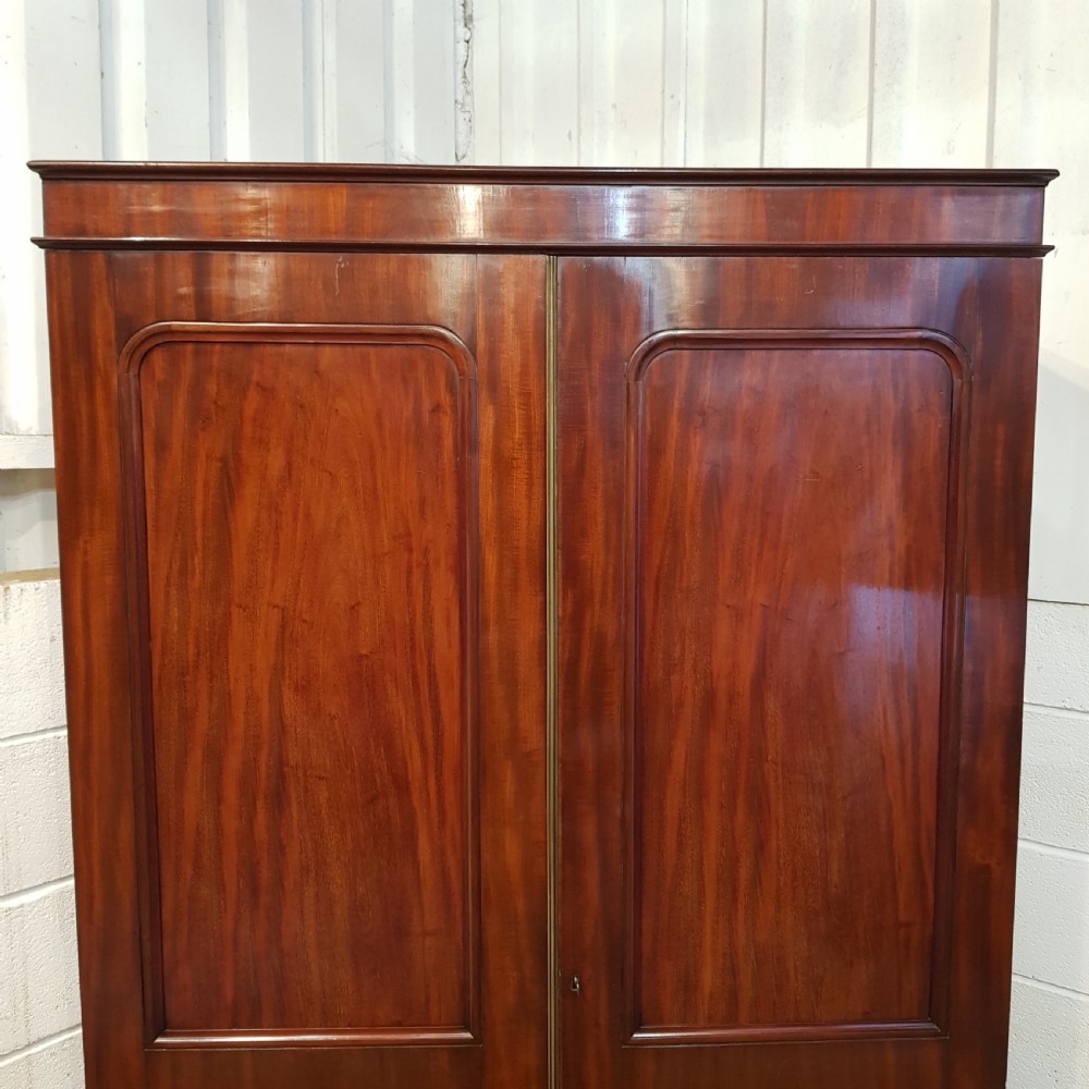 ANTIQUE EARLY VICTORIAN MAHOGANY DOUBLE WARDROBE. 1850 View VII