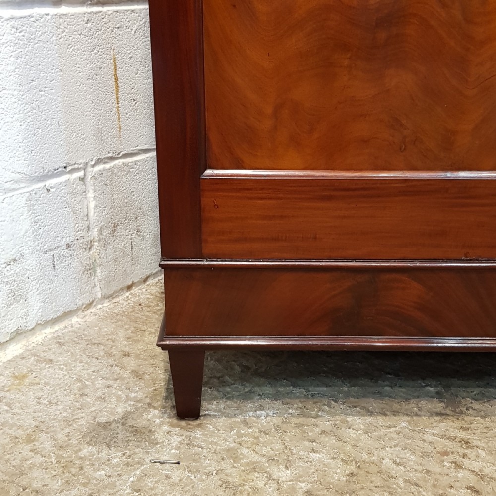 ANTIQUE EDWARDIAN MAHOGANY TRIPLE WARDROBE C1900 View II