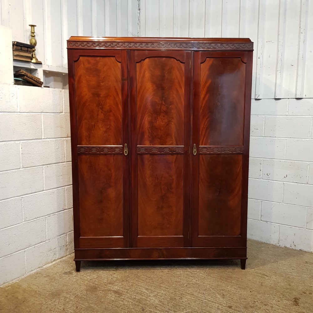 ANTIQUE EDWARDIAN MAHOGANY TRIPLE WARDROBE C1900 View IV