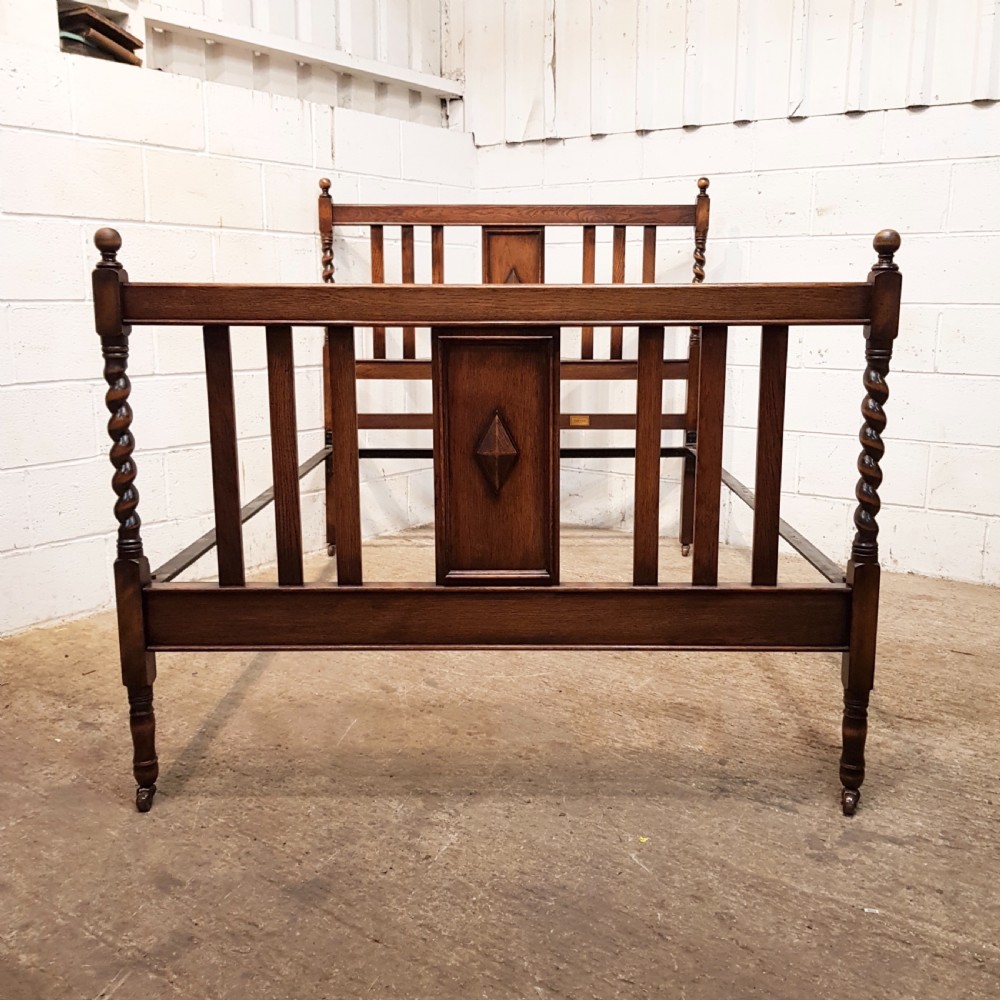 ANTIQUE OAK DOUBKE BED C1920 View VI