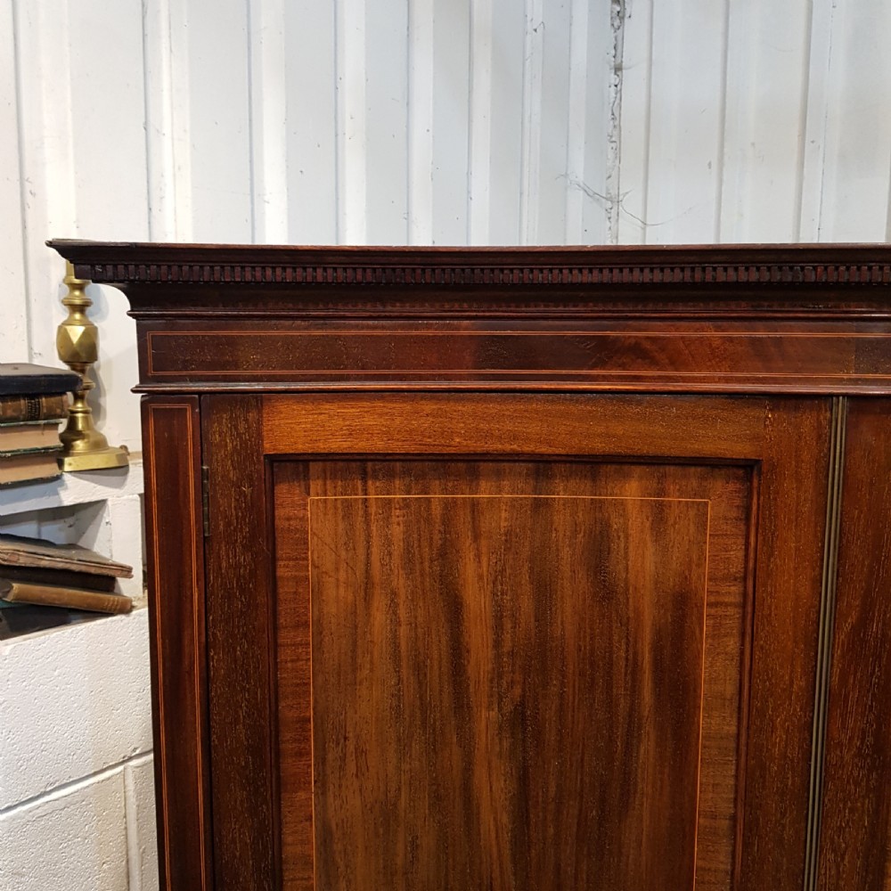 ANTIQUE EDWARDIAN MAHOGANY SERPENTINE SHAPE TRIPLE WARDROBE C1900 View VII