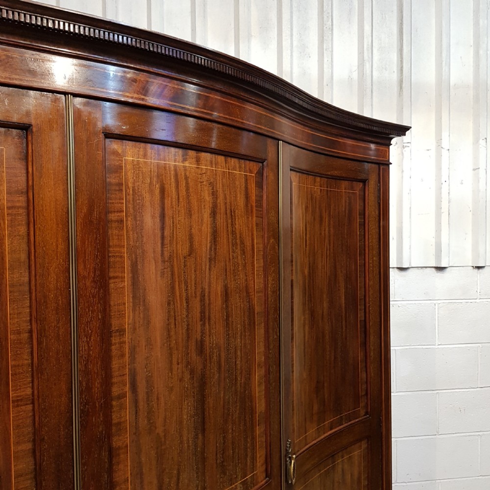 ANTIQUE EDWARDIAN MAHOGANY SERPENTINE SHAPE TRIPLE WARDROBE C1900 View VIII