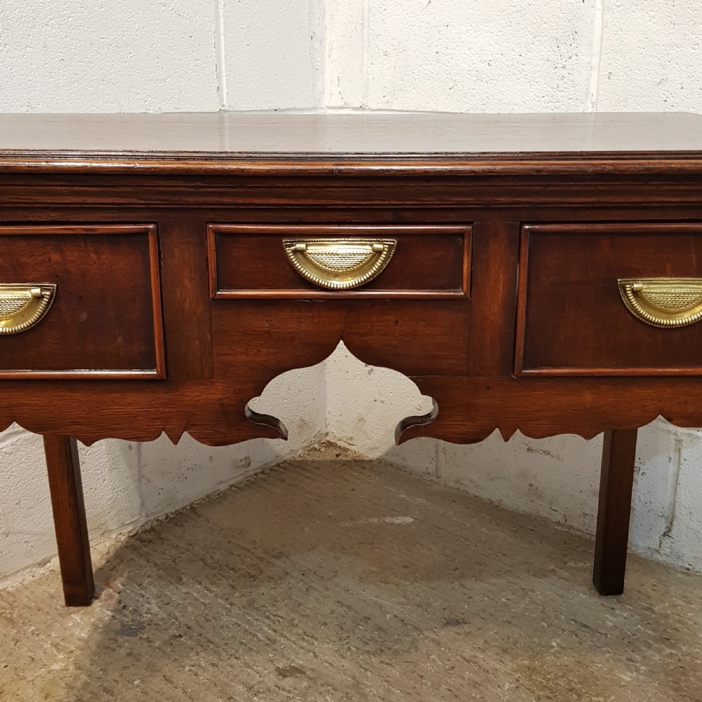 ANTIQUE LATE 18TH CENTURY OAK LOWBOY C1780 View III