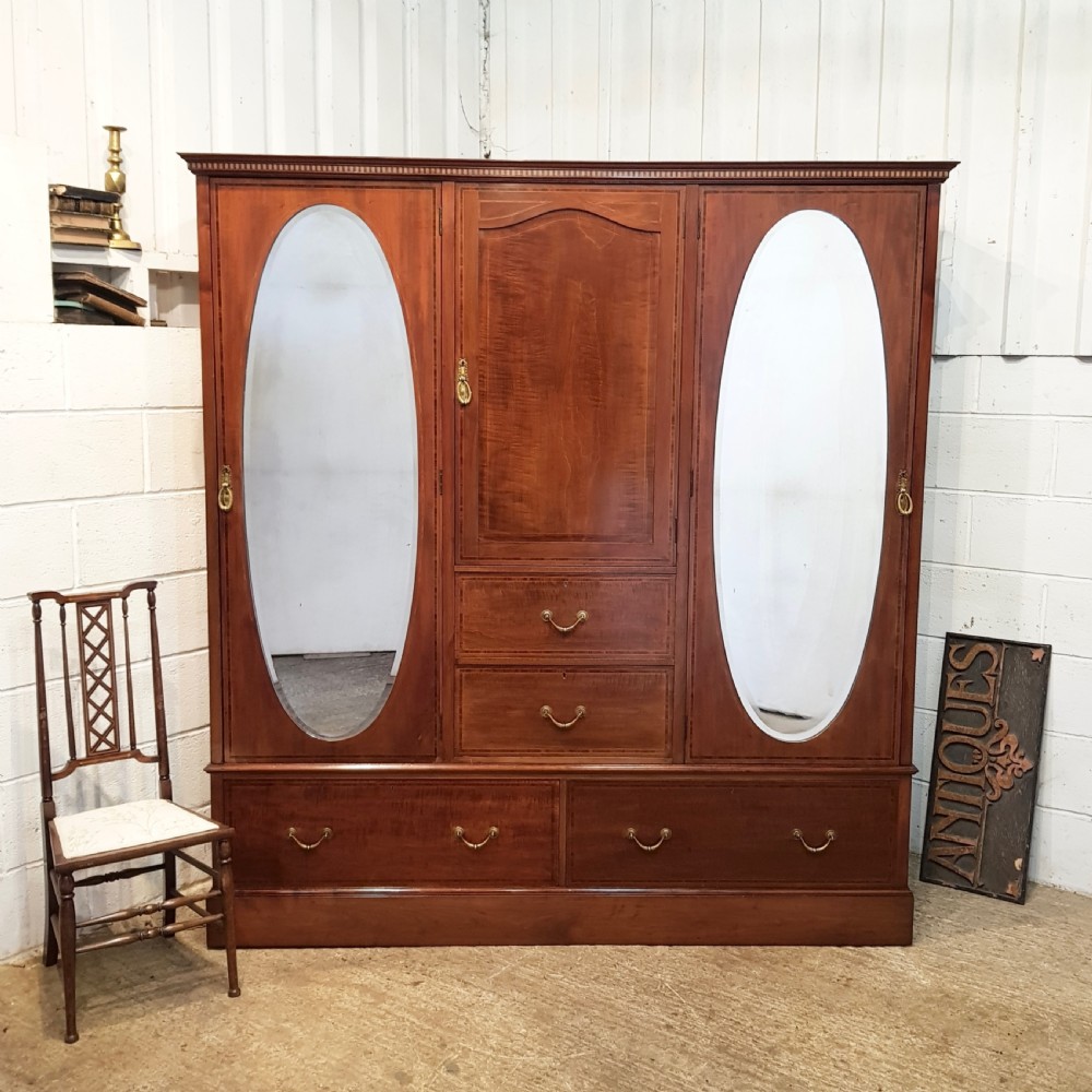 ANTIQUE EDWARDIAN MAHOGANY TRIPLE WARDROBE C1900